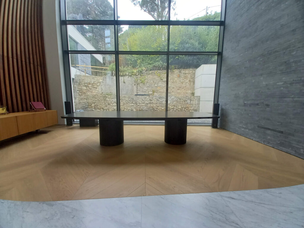 2x2 Meter Burl Walnut Dining Table