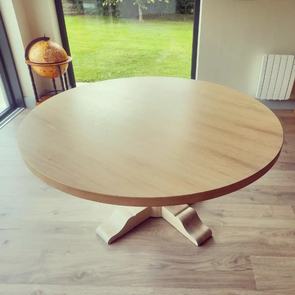 round circular oak dining table